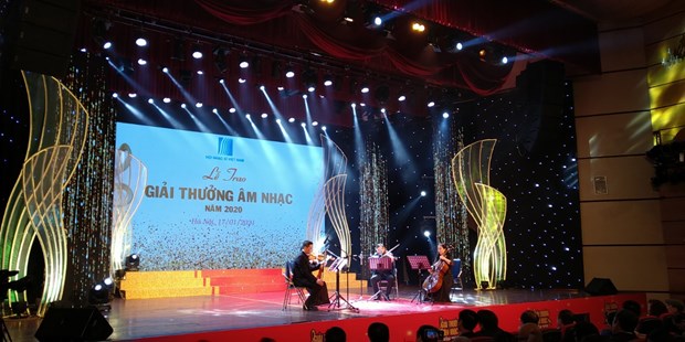 Tiết mục “Tứ tấu dây” của nhà hát Đài tiếng nói Việt Nam