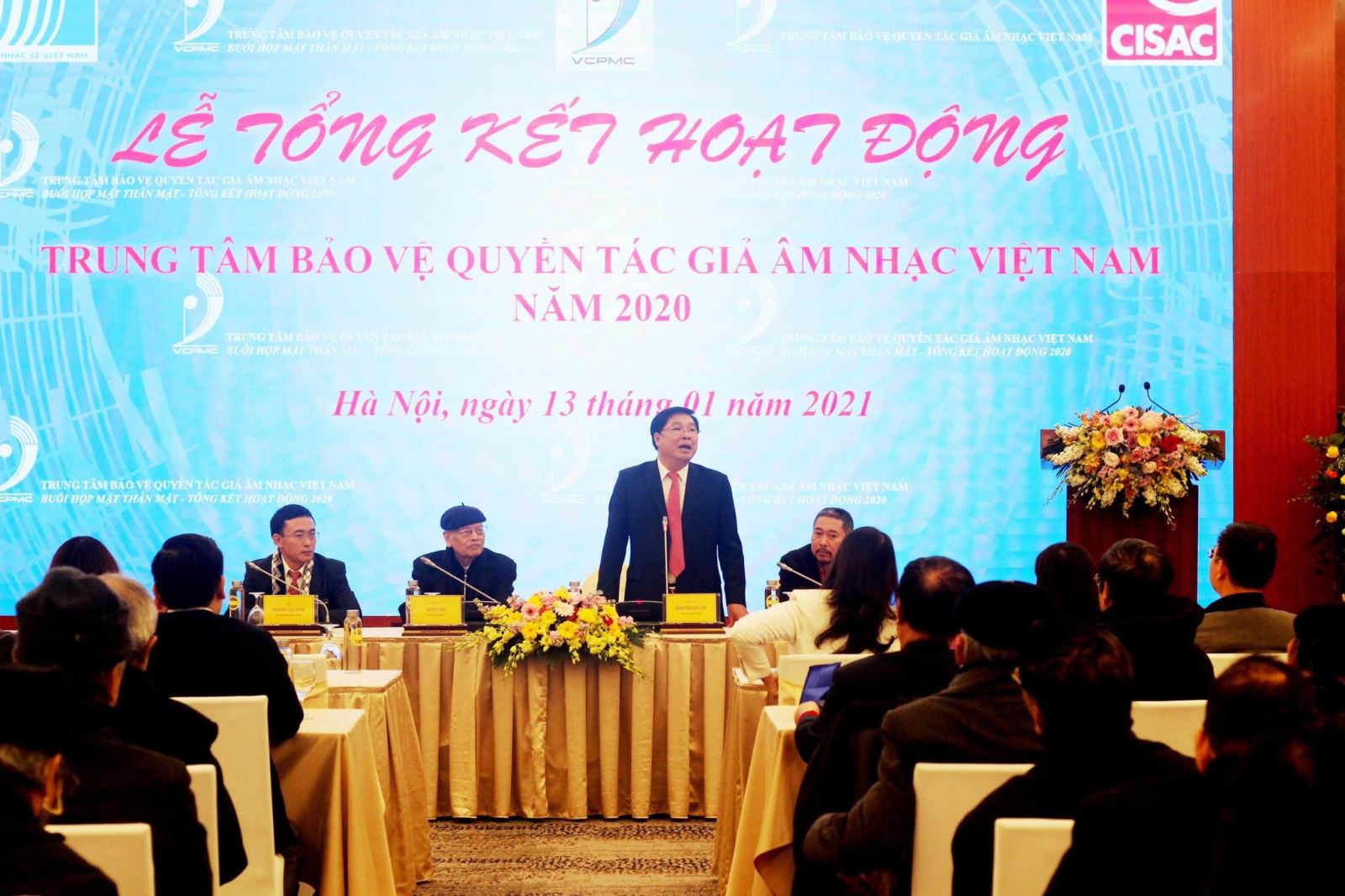 Nhạc sỹ Đinh Trung Cẩn, Tổng Giám đốc Trung tâm Bảo vệ quyền tác giả âm nhạc Việt Nam phát biểu tại Lễ tổng kết hoạt động năm 2020.